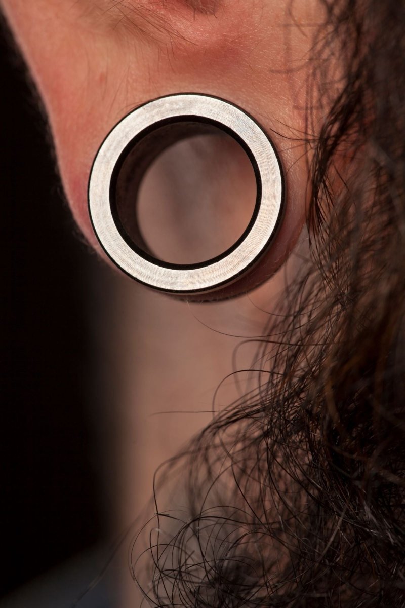 Flat-Flared Titanium Threaded Ear Tunnels