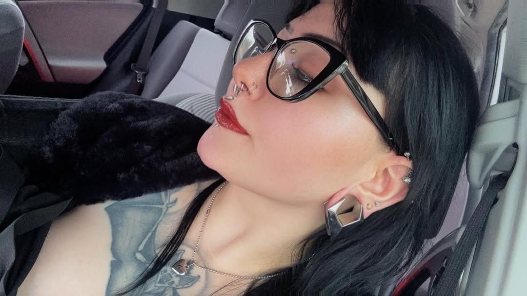 Victory Ear Saddles - PunkPlugs